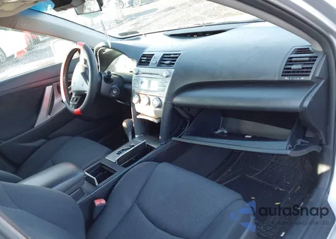 2008 Toyota Camry Se z USA, uszkodzony, nr VIN 4T1BE46K98U784902